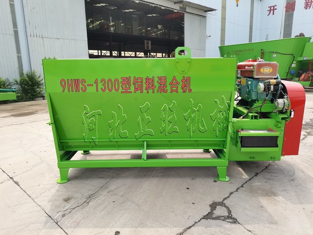 2方柴油动力模块化双轴饲料搅拌机