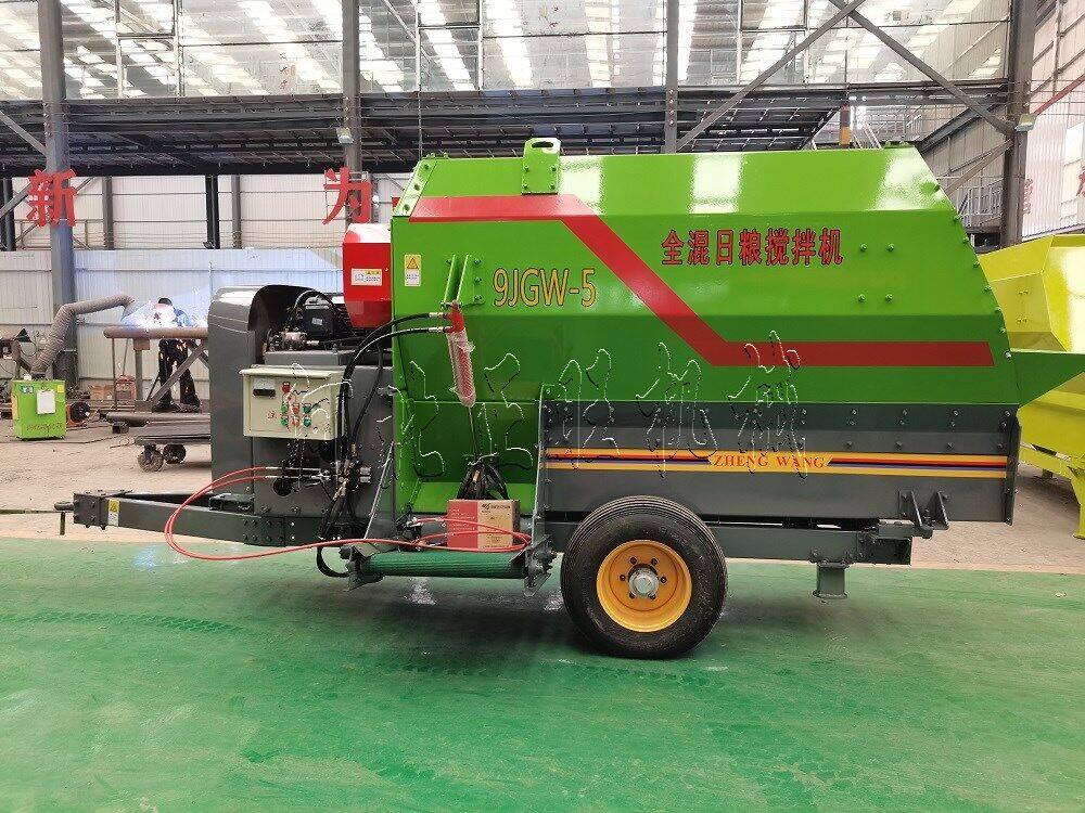 5方牵引后输出电机两用型搅拌机